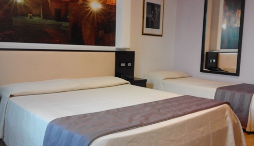 Habitación triple clásica