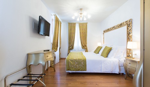 Apartamento familiar, 2 habitaciones, balcón, vistas al canal