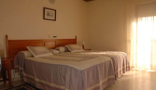 Habitación con 2 camas individuales
