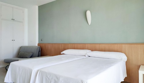 Estudio, vistas al mar