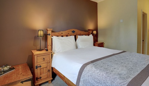 Habitación doble, 1 cama de matrimonio grande, baño privado