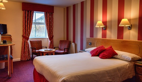 Habitación superior con 1 cama doble o 2 individuales