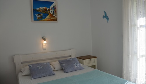 Estudio, cocina, vistas al mar