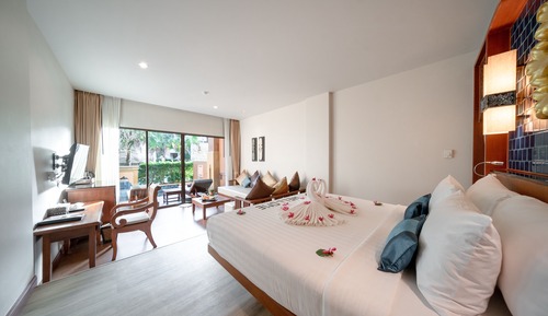 Habitación Deluxe, acceso a la piscina