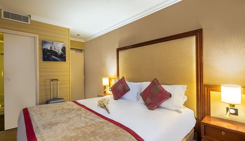 Habitación Deluxe con 1 cama doble o 2 individuales, vistas a la ciudad