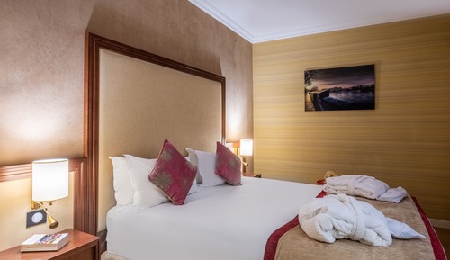 Habitación Confort con 1 cama doble o 2 individuales, vistas al patio