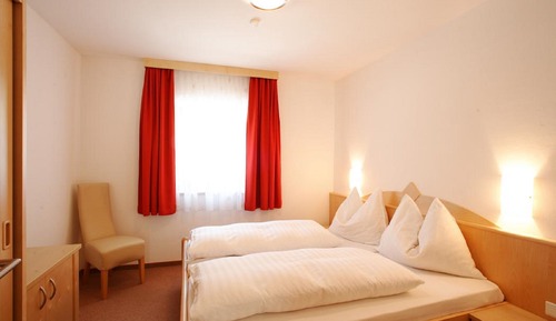 Apartamento, 2 habitaciones, patio, en edificio anexo (excl. final cleaning 49 EUR)