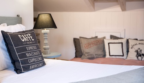 Loft, vistas parciales al mar (Amymone, 3rd floor, stair access only)