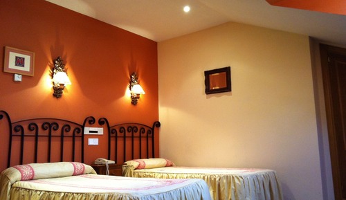 Habitación con 2 camas individuales