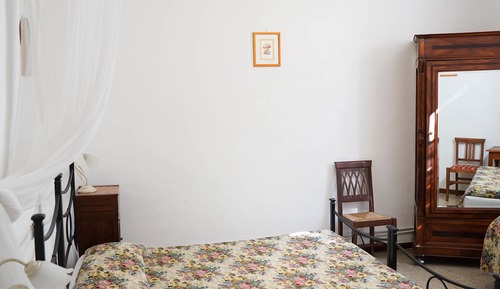 Habitación triple económica, baño compartido
