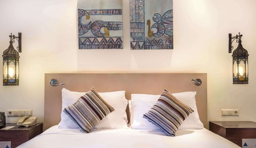 Habitación, 1 cama de matrimonio grande, vistas al jardín