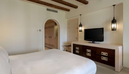 Habitación, 1 cama de matrimonio grande, vistas a la piscina