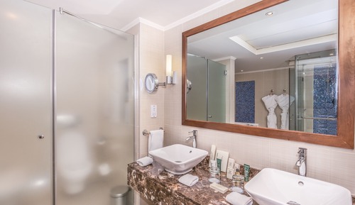 King One Bedroom Pool View