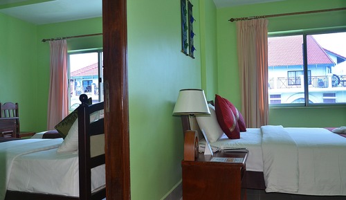 Deluxe Family Connecting Room - Free Pick Up at Bus Station