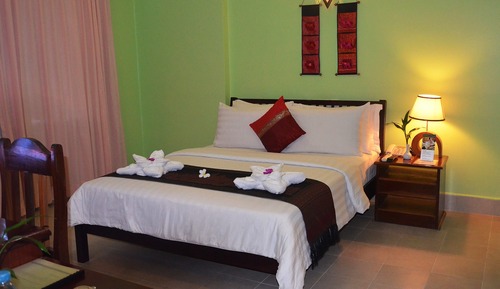 Deluxe Double Room - Free Pick Up at Bus Station