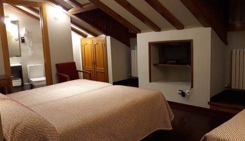 Habitación familiar 3 camas Exterior Buhardilla