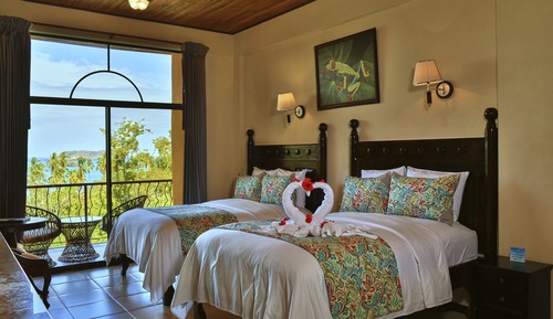 Deluxe Room with Partial Ocean View Two Beds