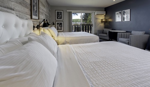 Habitación, 2 camas de matrimonio, balcón, vistas a la bahía