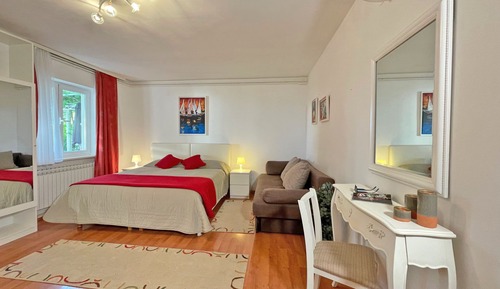 Apartamento clásico, terraza, vistas al mar