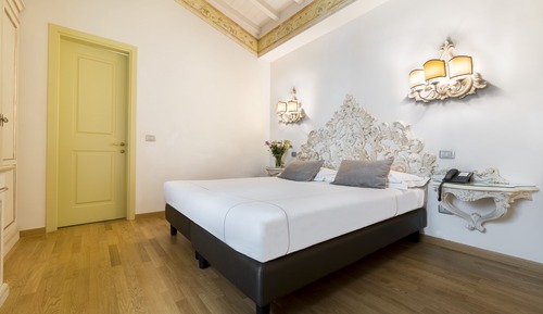 Habitación estándar con 1 cama doble o 2 individuales