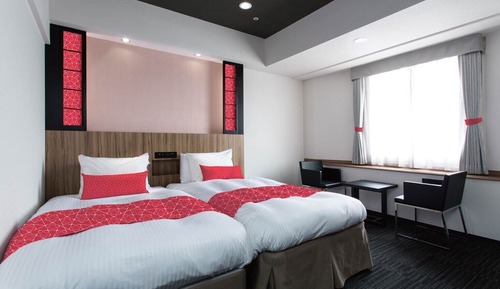 Habitación superior con 2 camas individuales, no fumadores (Cleaning every 4days, 3ppl, with Gift)