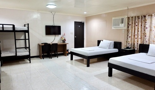 Habitación familiar (Virginia Guest House)
