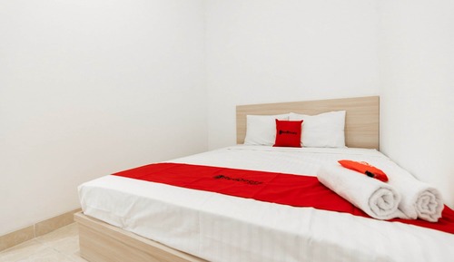 Habitación doble (Reddoorz)