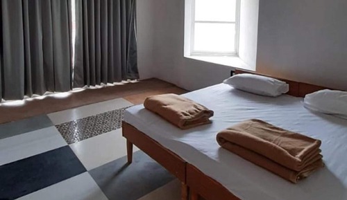 Habitación con 2 camas individuales