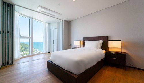 L Suite, Ocean View