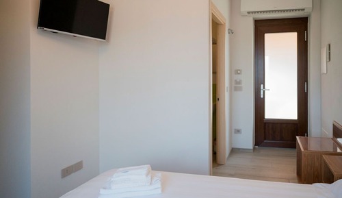 Habitación básica con 1 cama doble o 2 individuales (Langhe favorita)
