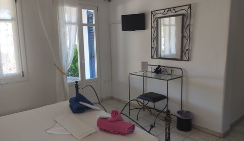 Habitación estándar con 1 cama doble o 2 individuales