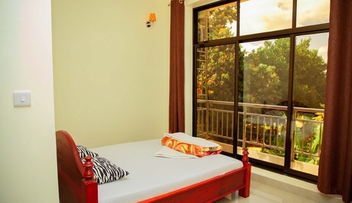 Double Room Single Use, Multiple Beds, Non Smoking, Mountain View