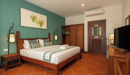 Habitación superior, vistas a la piscina