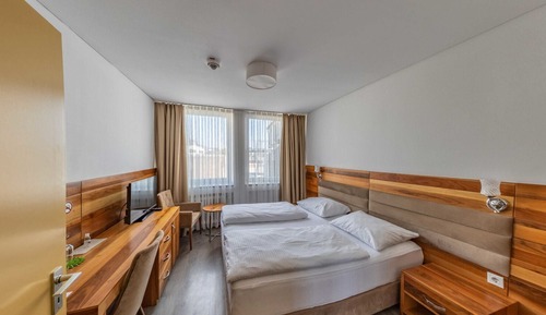 Habitación estándar con 1 cama doble o 2 individuales, baño privado