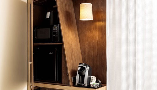 Habitación estándar, 1 cama de matrimonio grande con sofá cama (Mobility Accessible, Tub)