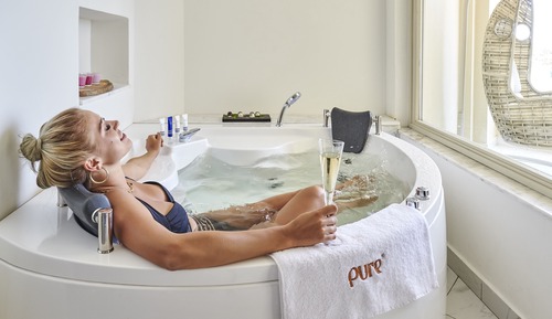 Suite (Swim-up Suite)