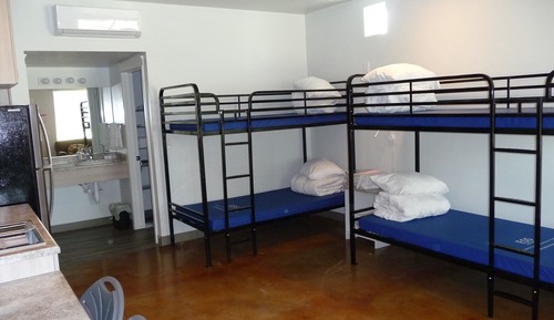 Estudio, varias camas