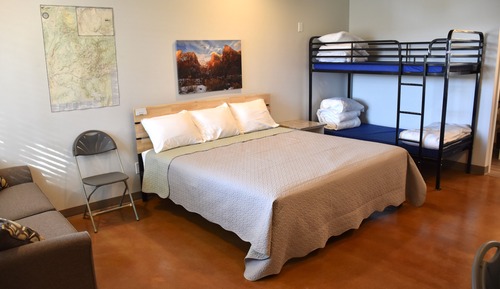 Estudio, varias camas