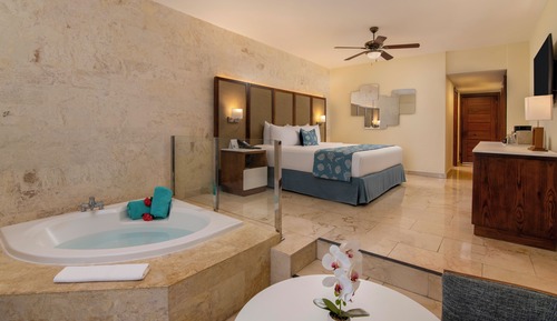 Junior Suite Premium Ocean View with Jacuzzi (3 Adults)