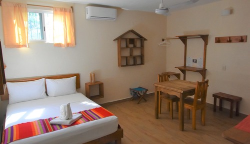 Estudio, 1 cama de matrimonio, cocina básica