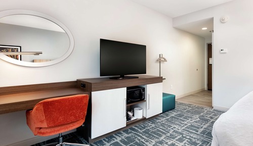 Habitación, 1 cama de matrimonio grande, frigorífico y microondas