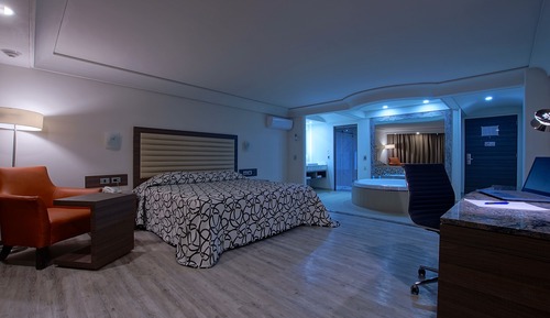 Suite Deluxe, 1 cama de matrimonio grande, no fumadores, bañera de hidromasaje