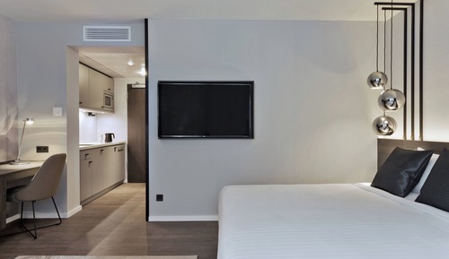 Estudio, 1 cama de matrimonio, terraza, vistas a la ciudad