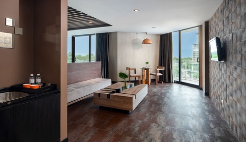 Corner Suite 
