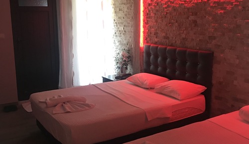 Habitación Confort con 1 cama doble o 2 individuales