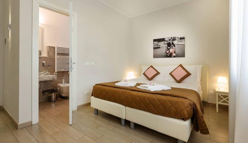Habitación estándar con 1 cama doble o 2 individuales, 1 habitación, terraza, en la zona del jardín