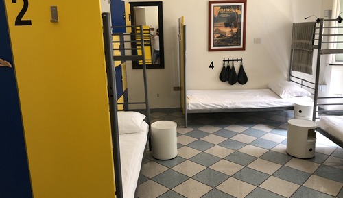 Dormitorio compartido estándar, dormitorio mixto, baño compartido