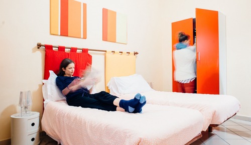 Habitación clásica con 2 camas individuales, baño compartido