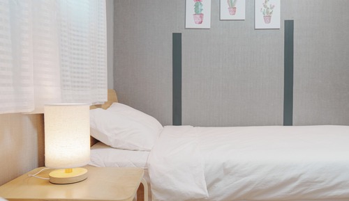 Standard Single Room, 1 Large Twin Bed, Non Smoking, Private Bathroom (Breakfast not provided)