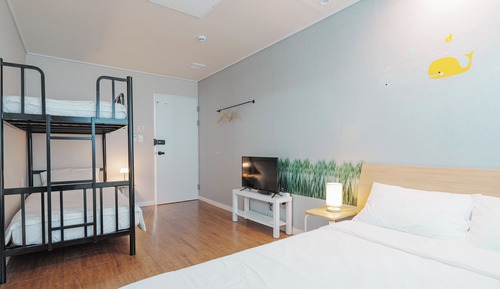 Family Room, Non Smoking, Private Bathroom (Breakfast not provided/Room Type Random Assignment)
